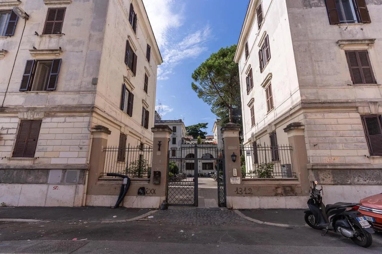 Apartment Lovely Flat In Testaccio Rome